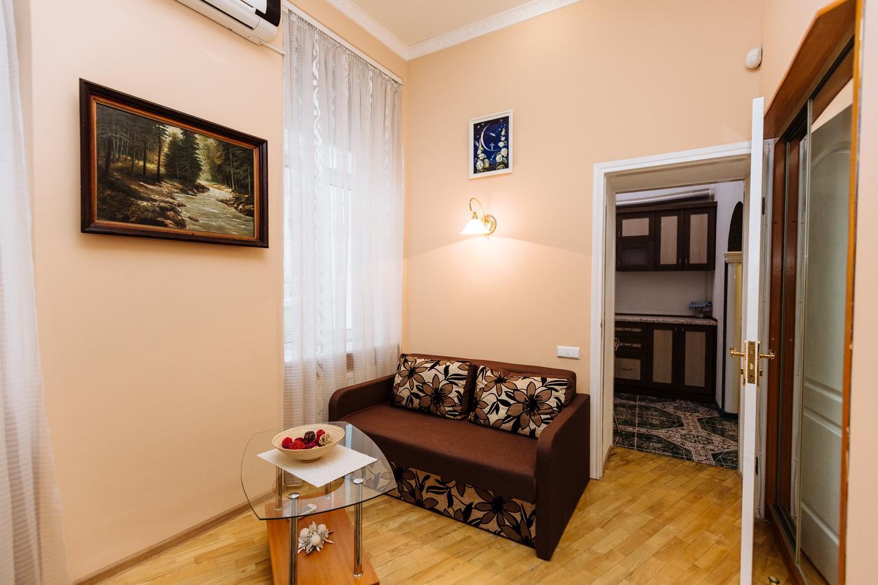 Apartments On Teatralna 26 Львов Экстерьер фото